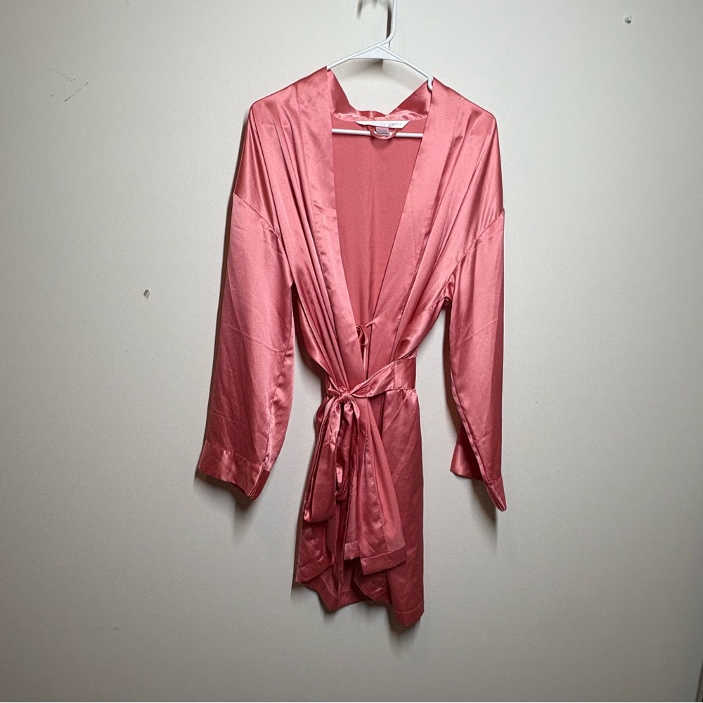 2000’s Victoria’s Secret Robe